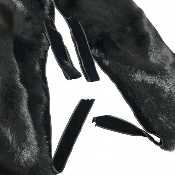 Auth GUCCI - 149111 XP141 Black Rabbit (Lapin) Rayon Scarf - Picture 7 of 7